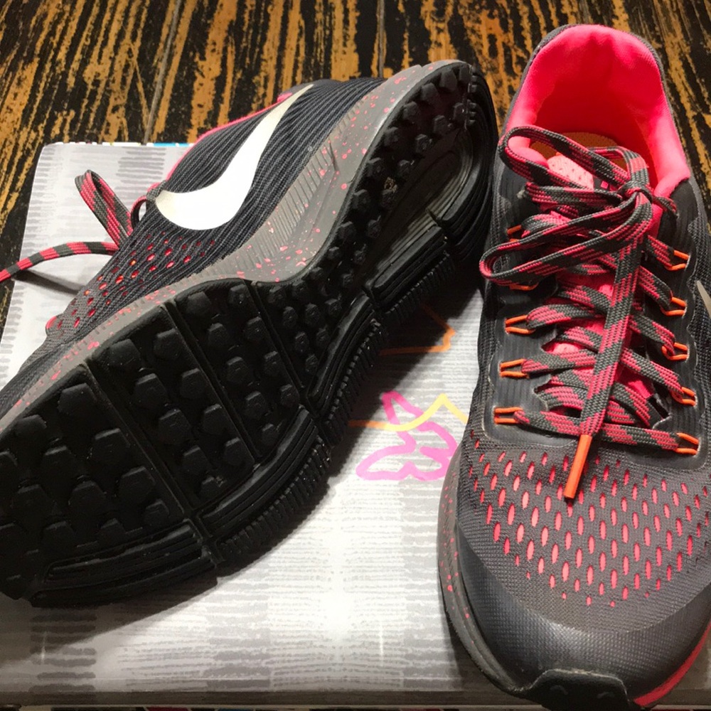 GIRLS NIKE ZOOM SHIELD PEGASUS 34